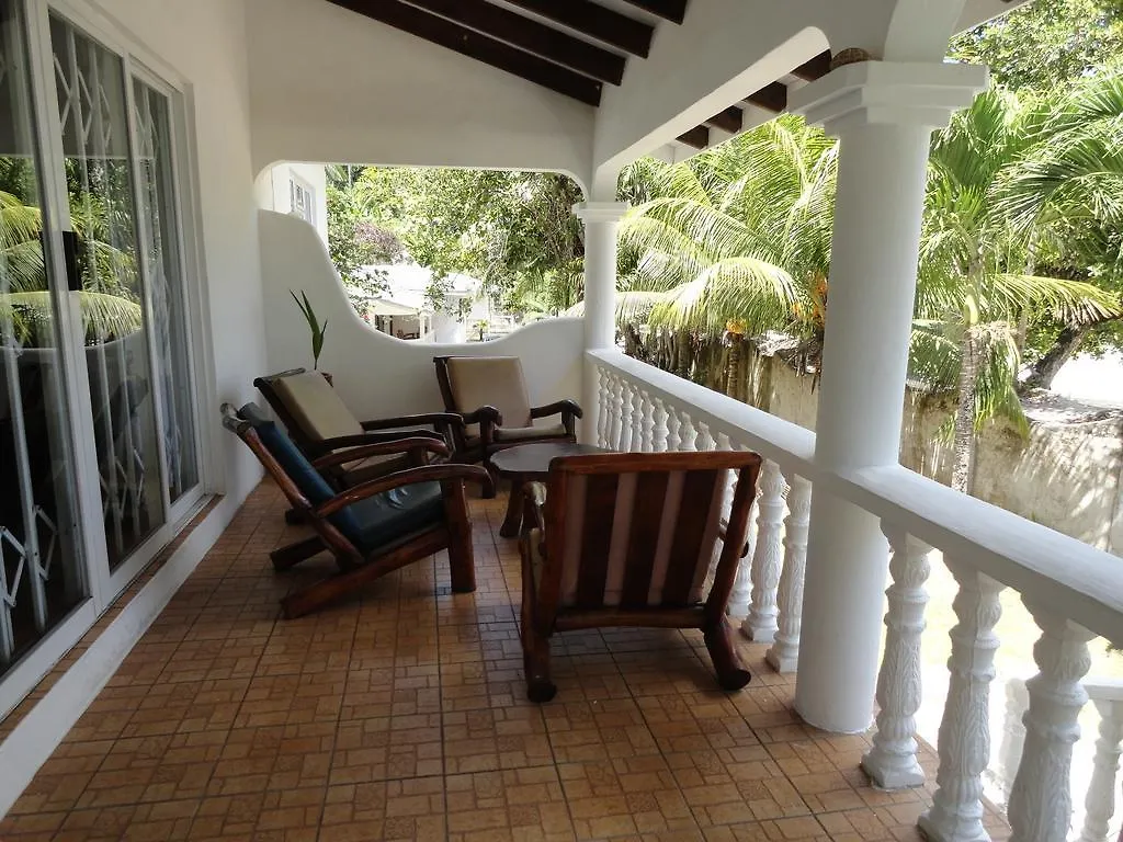 Lazare Picault Hotel Baie Lazare  2*, Baie Lazare (Mahe)