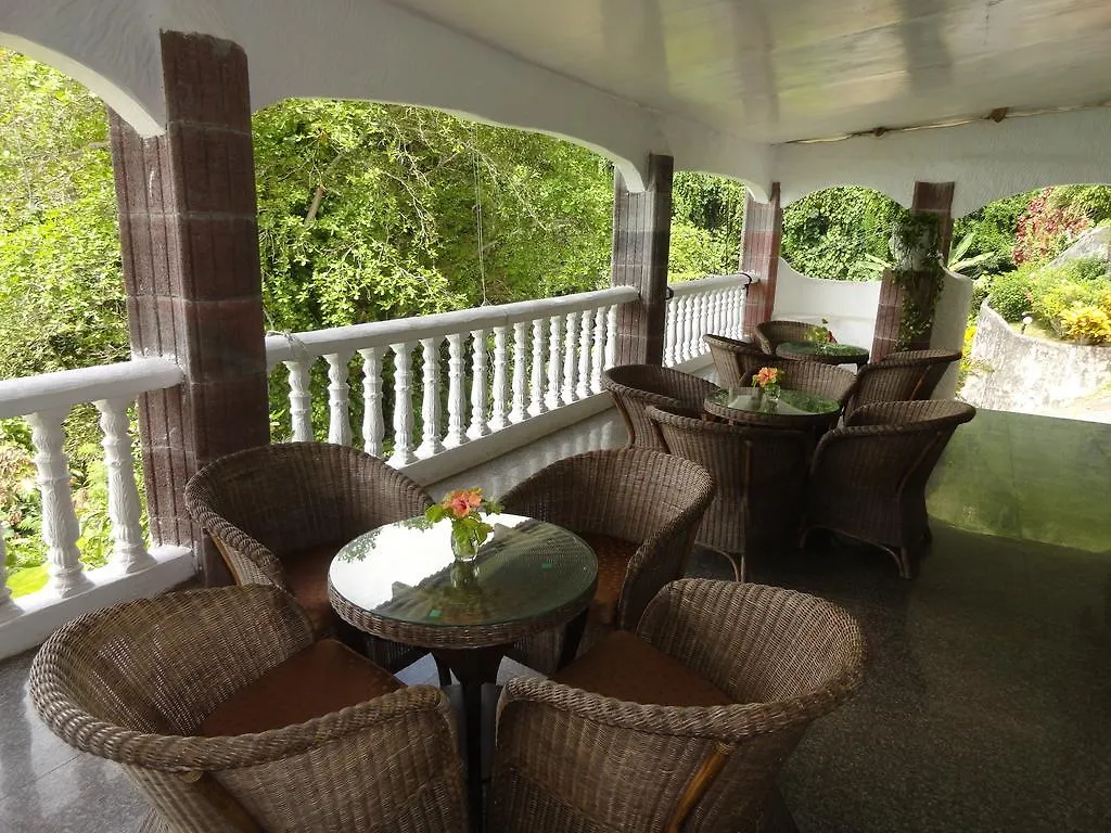 Lazare Picault Hotel Baie Lazare  2*, Baie Lazare (Mahe) Seychelles